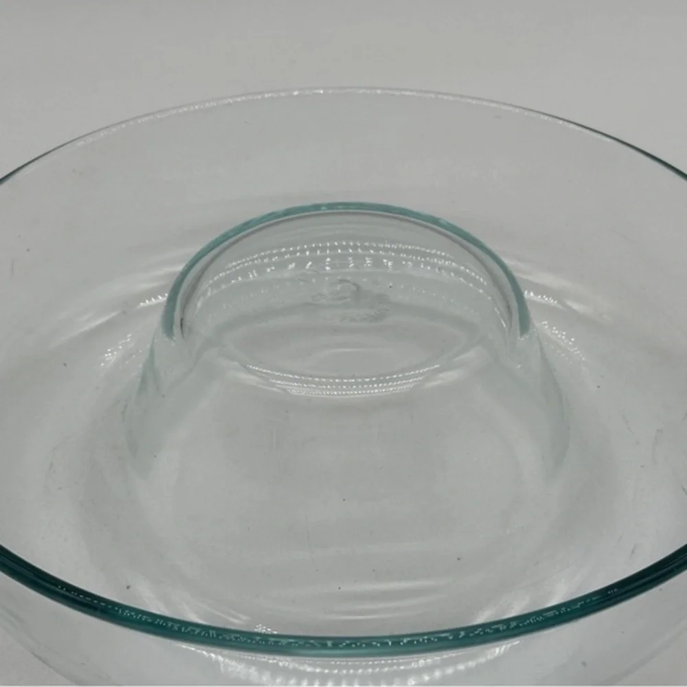 Vintage PYREX‎ Glass Bundt Cake Pan 10
